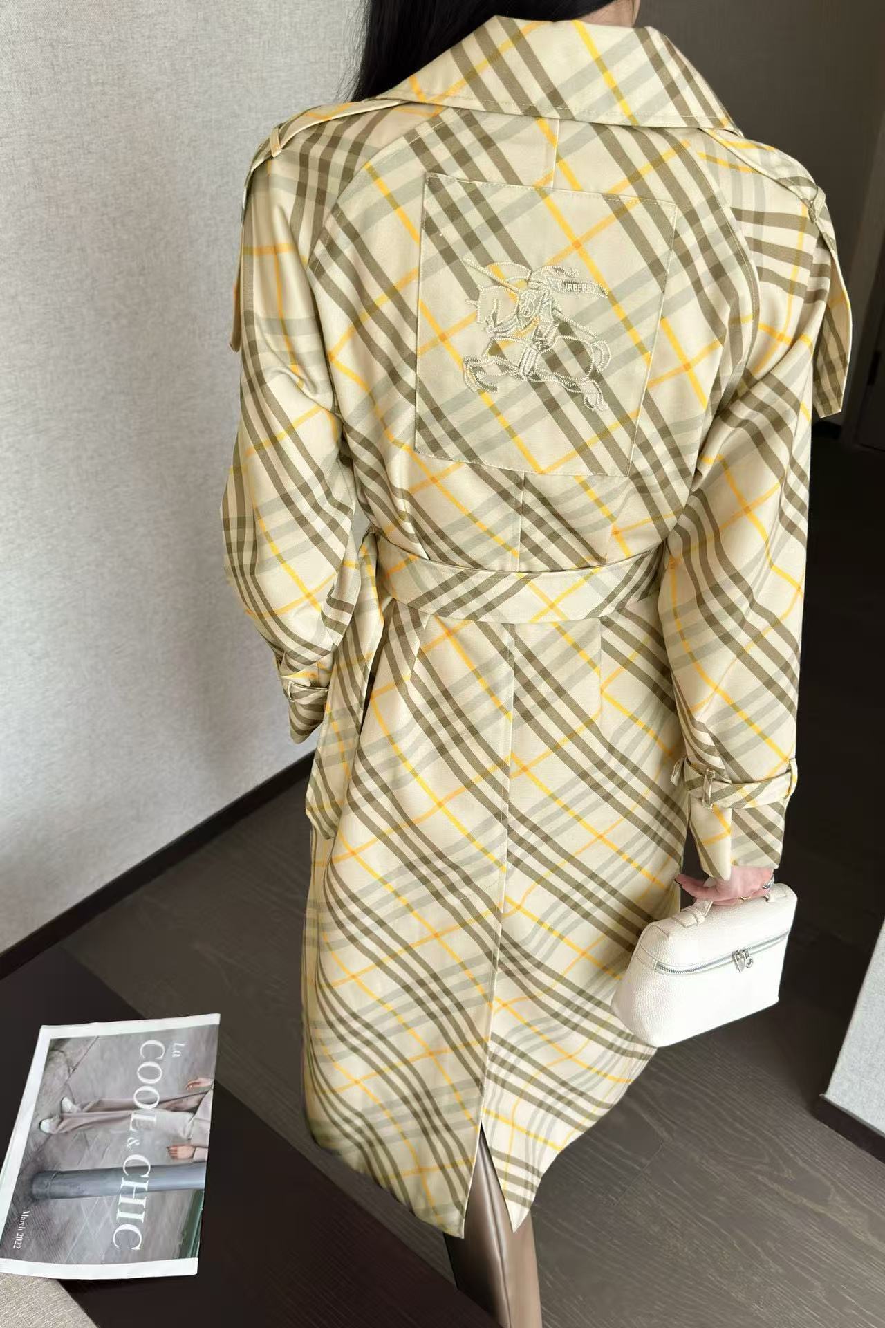 BUR8ERRY チェック柄ベルト付きトレンチコート【50％割引+送料無料】