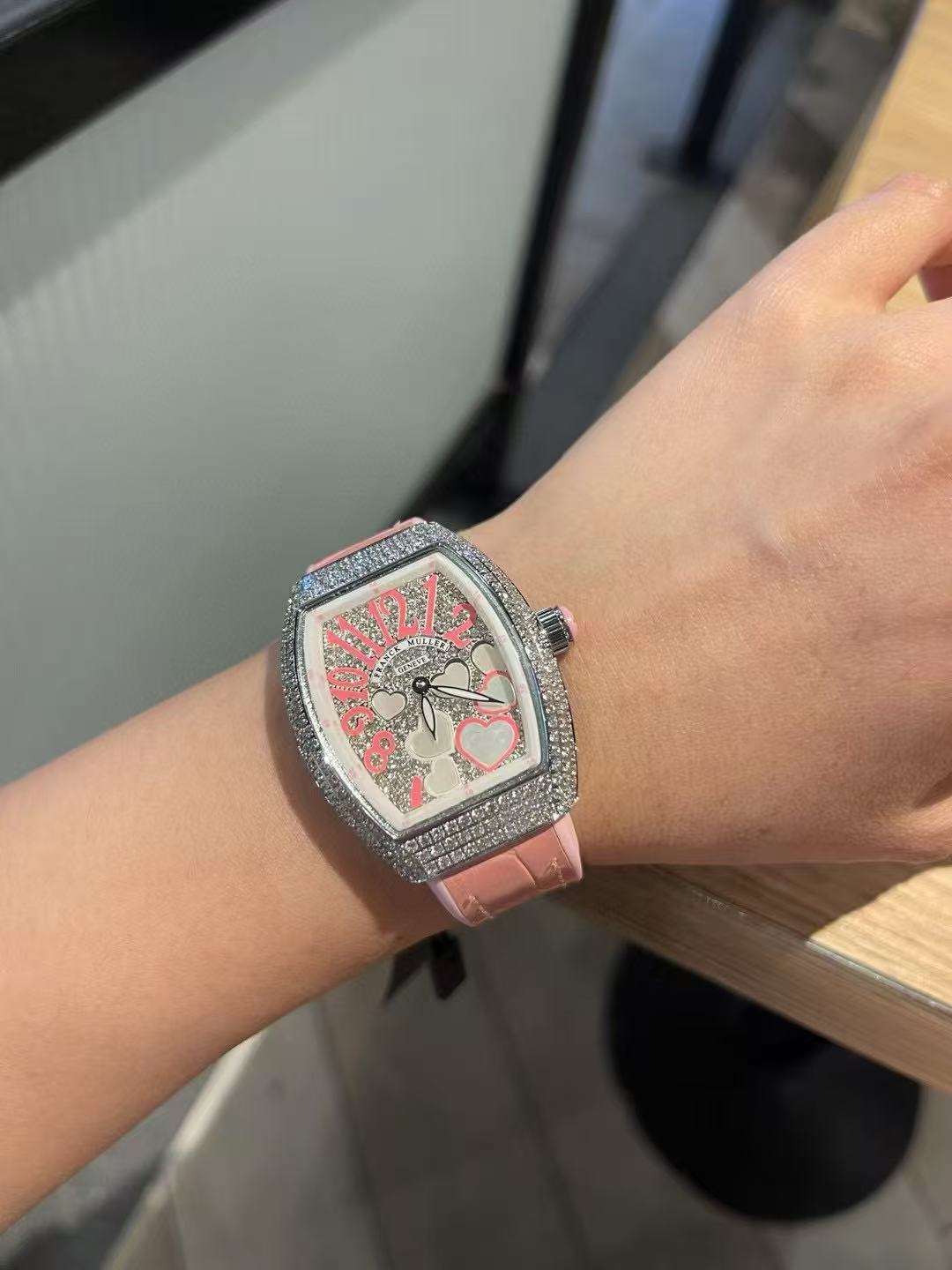 Frank Mul1erダイヤモンドをちりばめたハート型バレルのレディース腕時計【50％割引+送料無料】