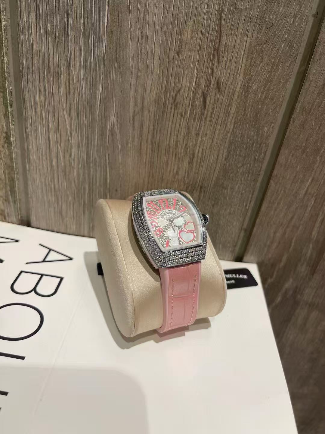 Frank Mul1erダイヤモンドをちりばめたハート型バレルのレディース腕時計【50％割引+送料無料】