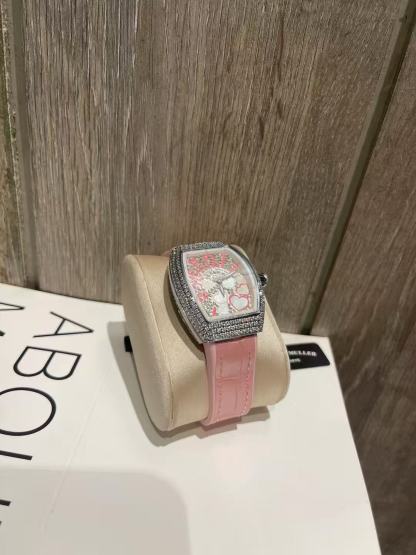 Frank Mul1erダイヤモンドをちりばめたハート型バレルのレディース腕時計【50％割引+送料無料】