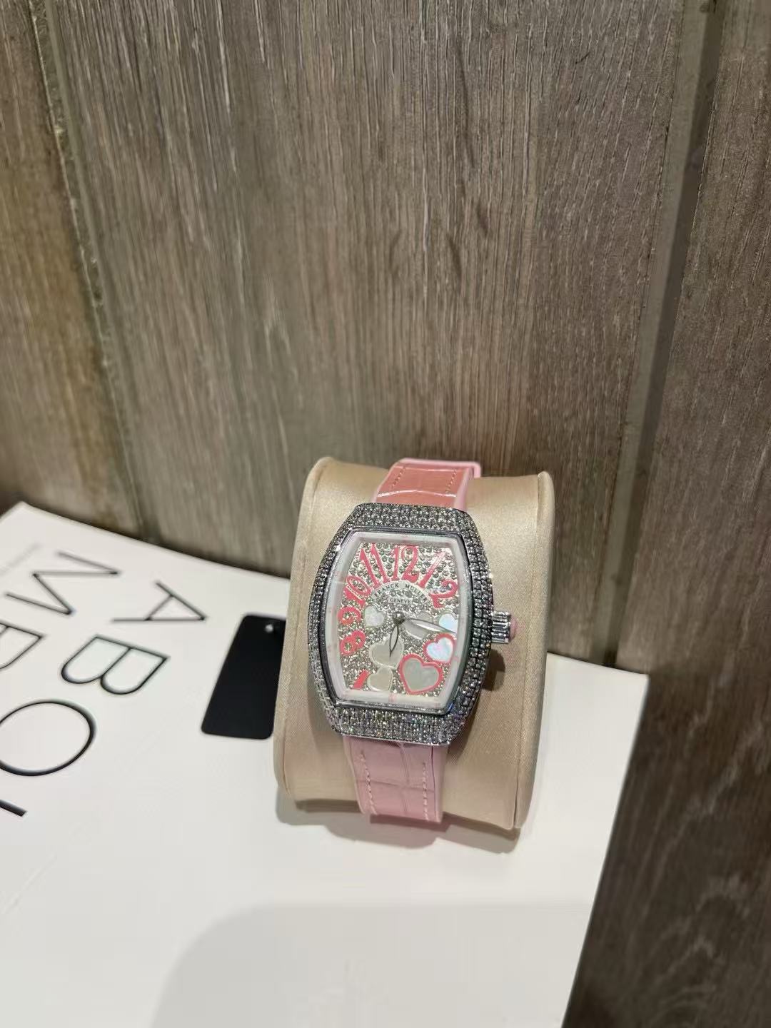 Frank Mul1erダイヤモンドをちりばめたハート型バレルのレディース腕時計【50％割引+送料無料】