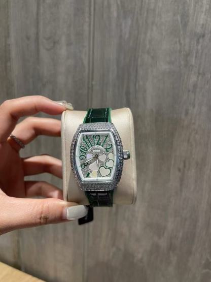 Frank Mul1erダイヤモンドをちりばめたハート型バレルのレディース腕時計【50％割引+送料無料】