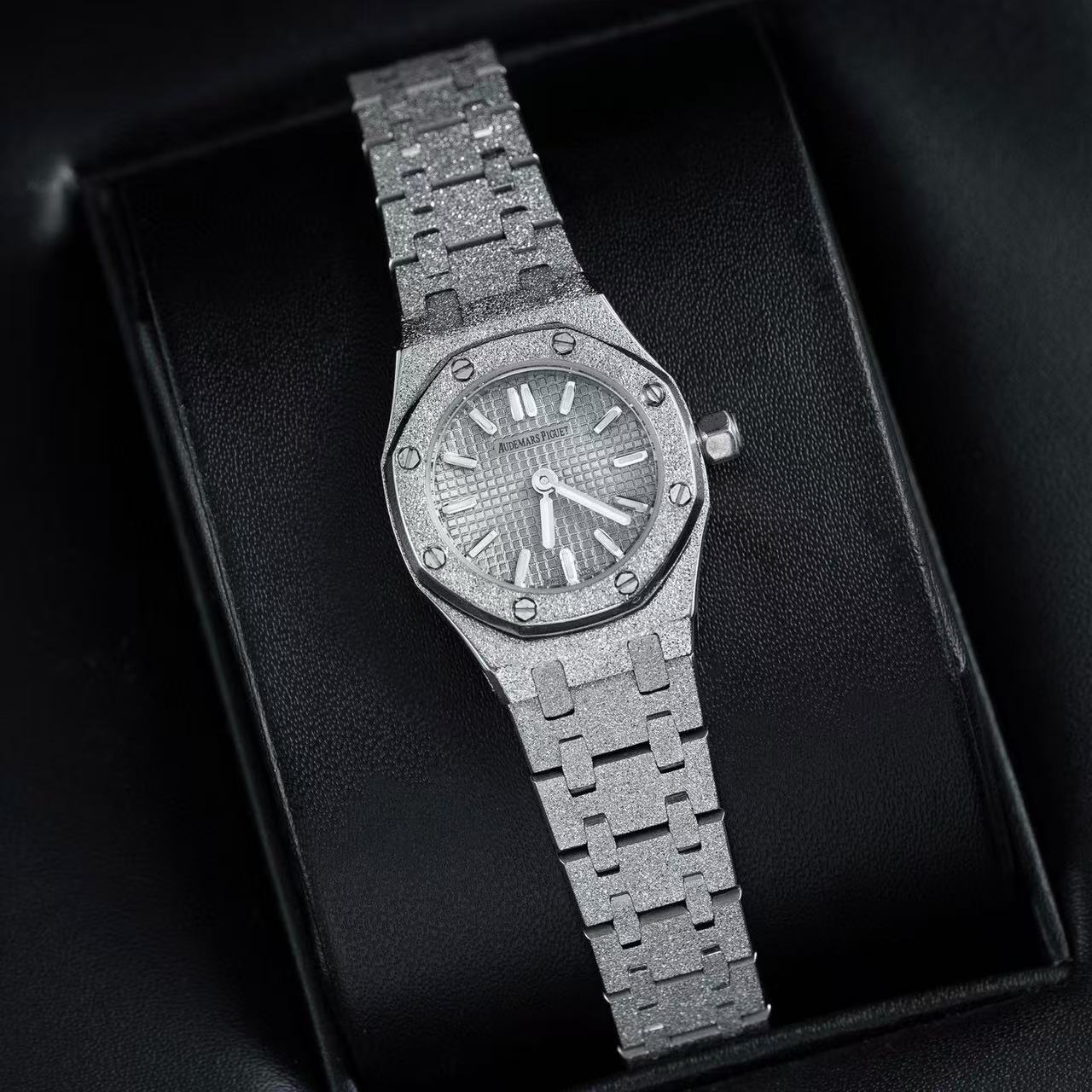 Audemarsp1guetダイヤモンドをあしらったレディース腕時計【50％割引+送料無料】