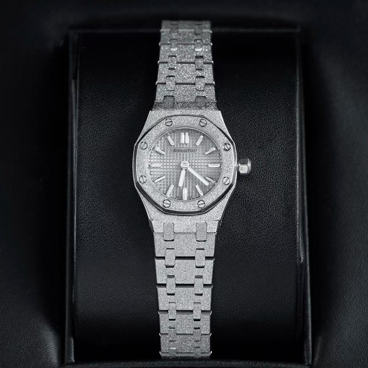 Audemarsp1guetダイヤモンドをあしらったレディース腕時計【50％割引+送料無料】