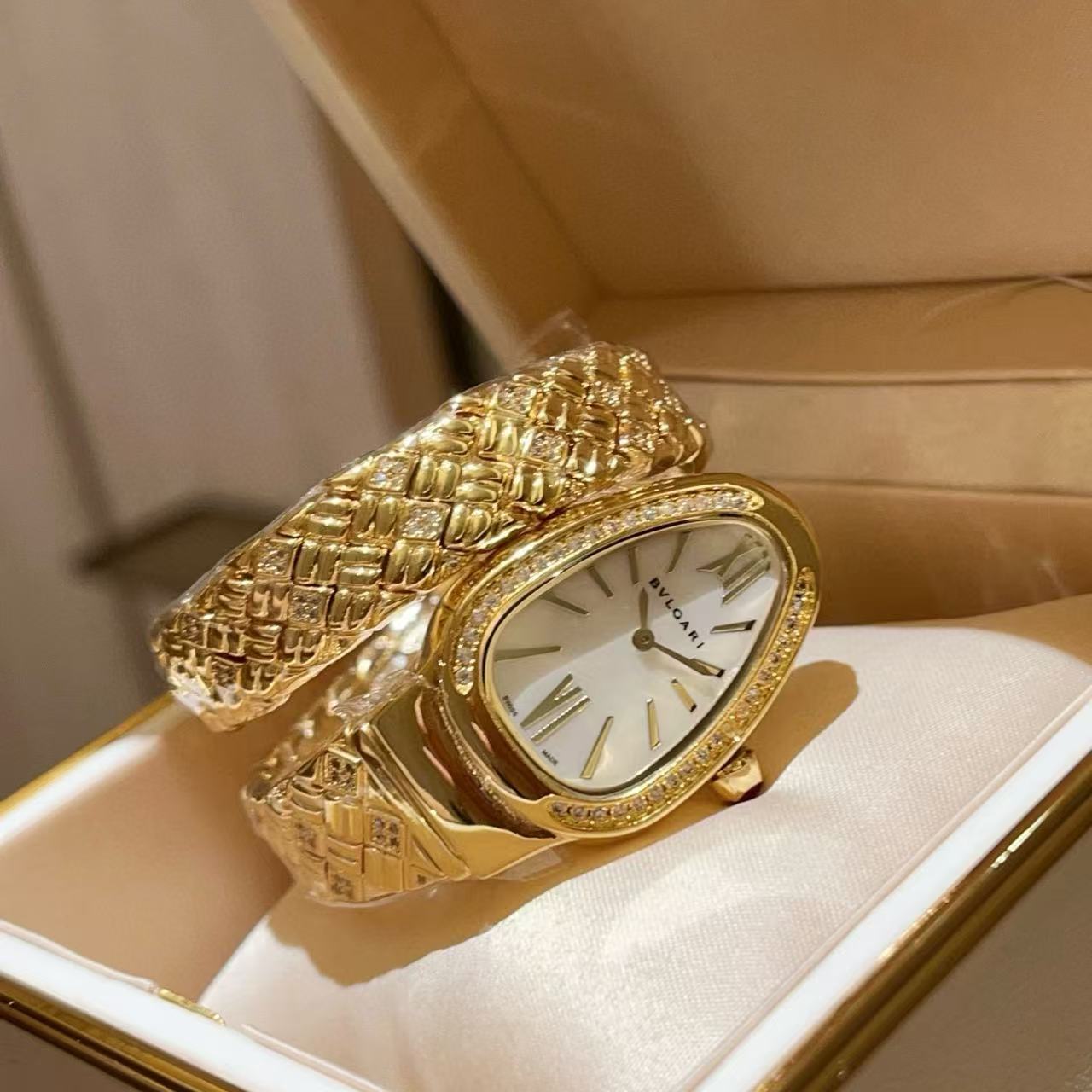 BVLGAR1 ダイヤモンドセット スネークヘッド レディースウォッチ【50％割引+送料無料】