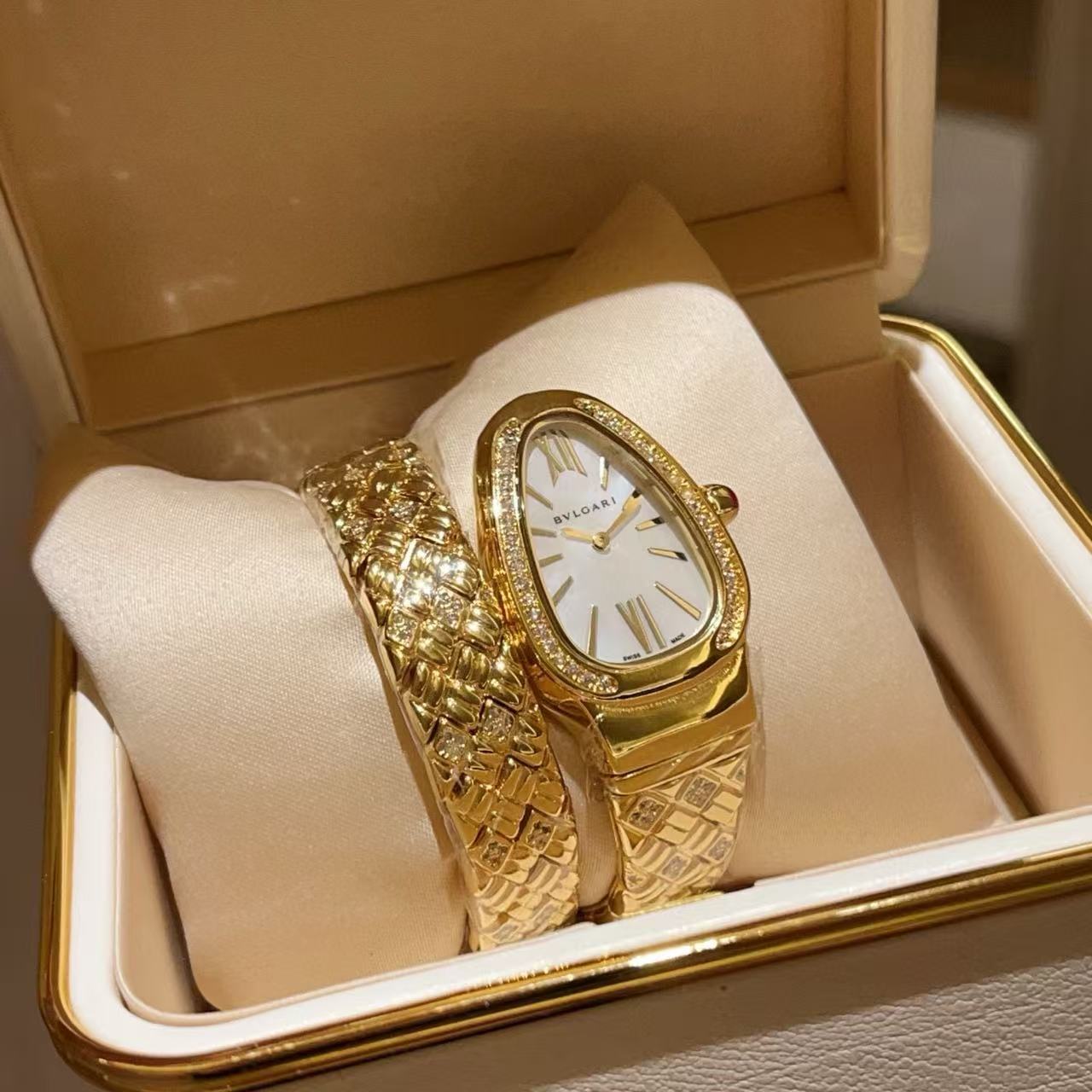BVLGAR1 ダイヤモンドセット スネークヘッド レディースウォッチ【50％割引+送料無料】