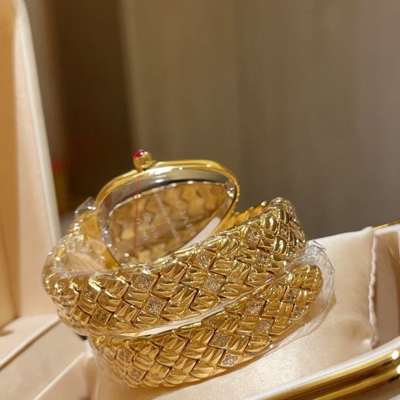 BVLGAR1 ダイヤモンドセット スネークヘッド レディースウォッチ【50％割引+送料無料】