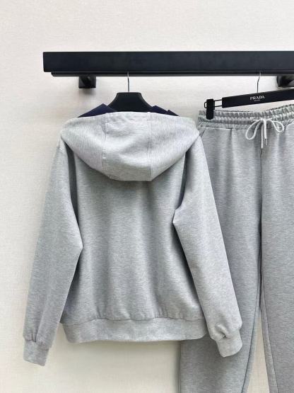 PR4DAトライアングルロゴ フード付きジャケット + パンツ ツーピースセット【50％割引+送料無料】