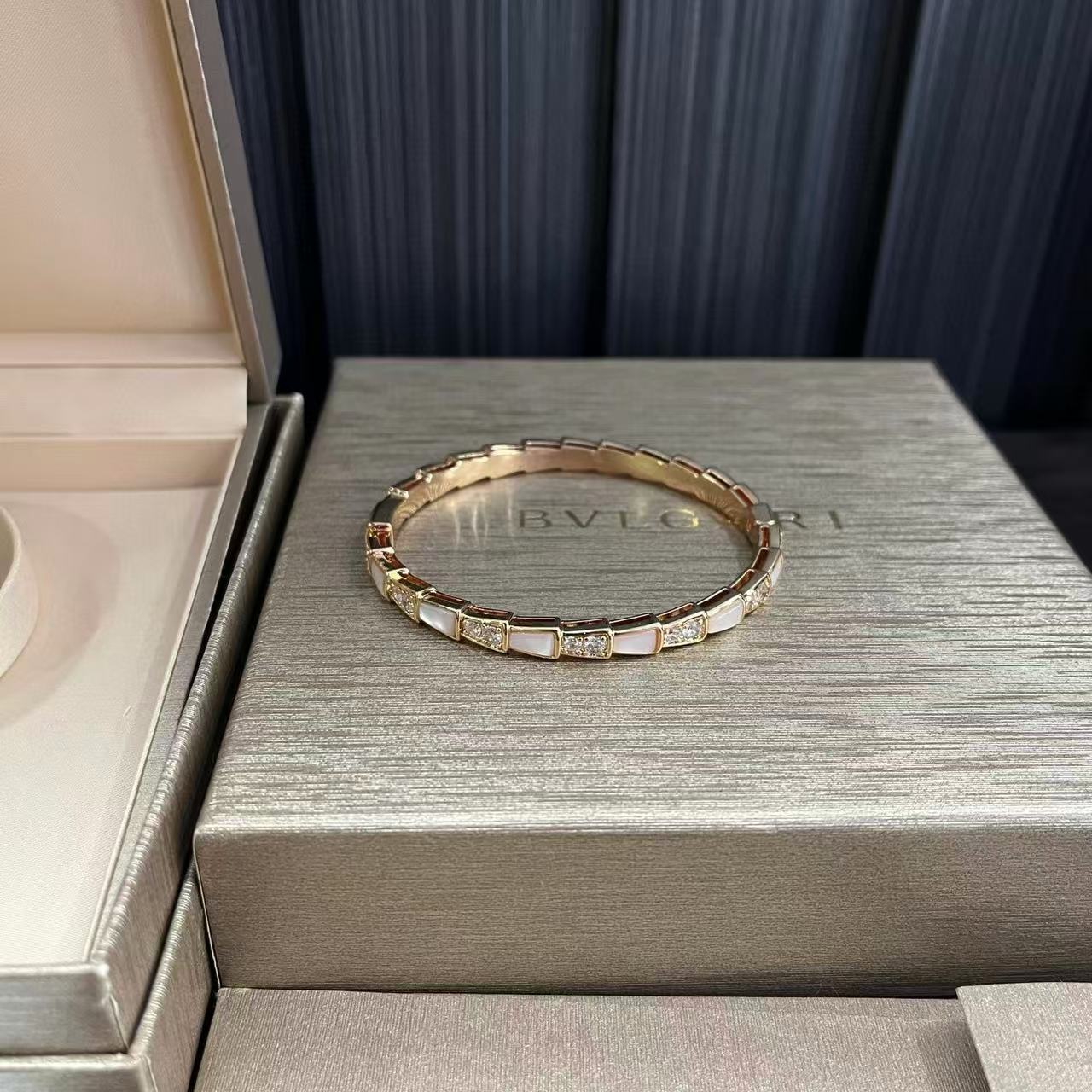 BVLGAR1 ダイヤモンドセット スネークブレスレット【50％割引+送料無料】