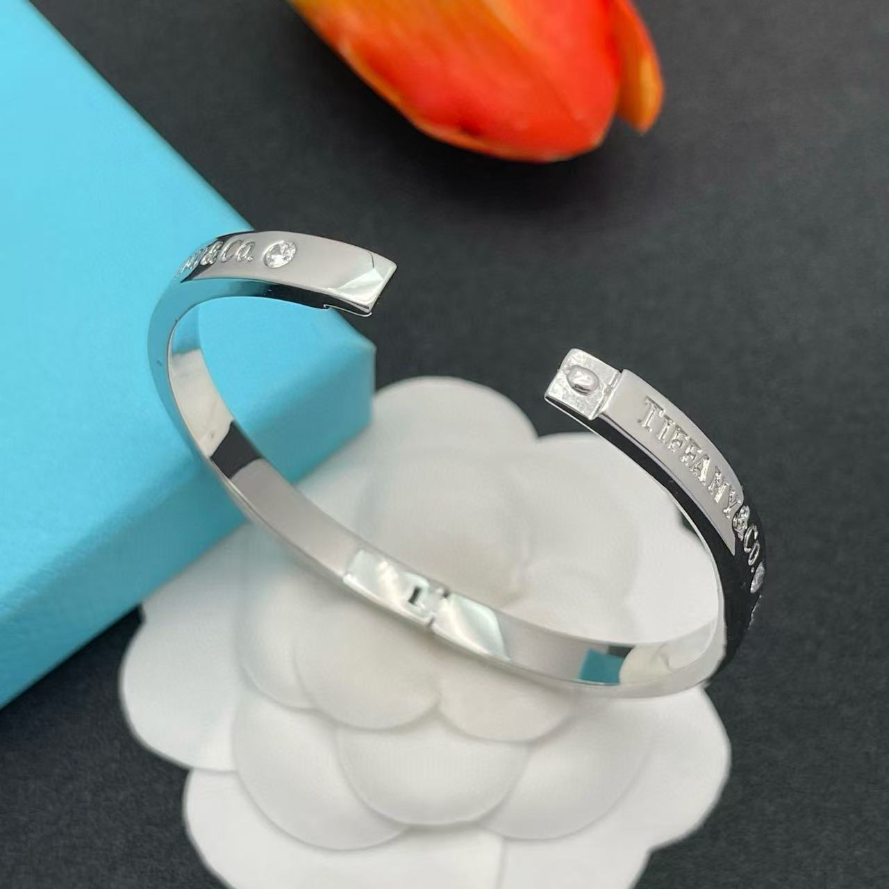 T1ffanyダイヤモンドブレスレット【50％割引+送料無料】