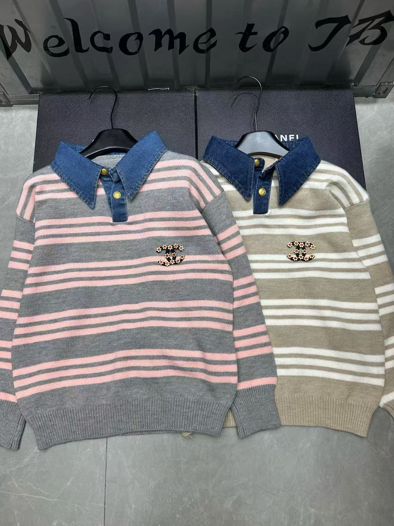 CHANE1 ダブルCロゴ入り襟付きストライプセーター【50％割引+送料無料】