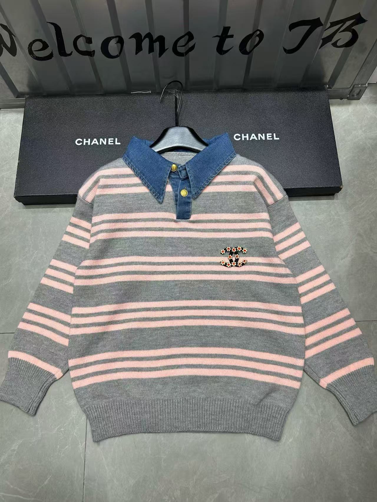 CHANE1 ダブルCロゴ入り襟付きストライプセーター【50％割引+送料無料】