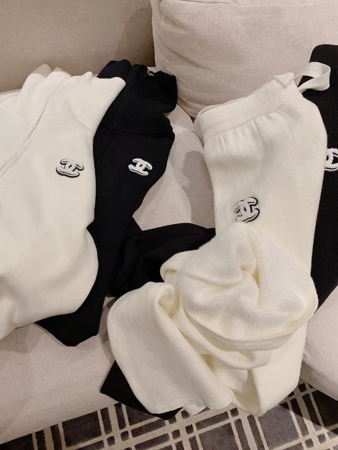 CHANE1 ダブルC 厚手カジュアルツーピースセット【50％割引+送料無料】