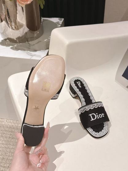DIOR 高品質CD刺繍 チャンキーヒール フラットシューズ【50％割引+送料無料】