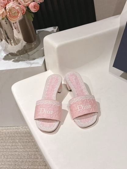 DIOR 高品質CD刺繍 チャンキーヒール フラットシューズ【50％割引+送料無料】