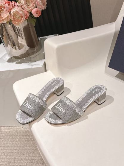 DIOR 高品質CD刺繍 チャンキーヒール フラットシューズ【50％割引+送料無料】