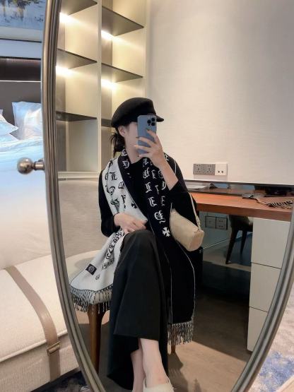 Chr0me Heartsラウンドプリントのカシミアスカーフ【50％割引+送料無料】