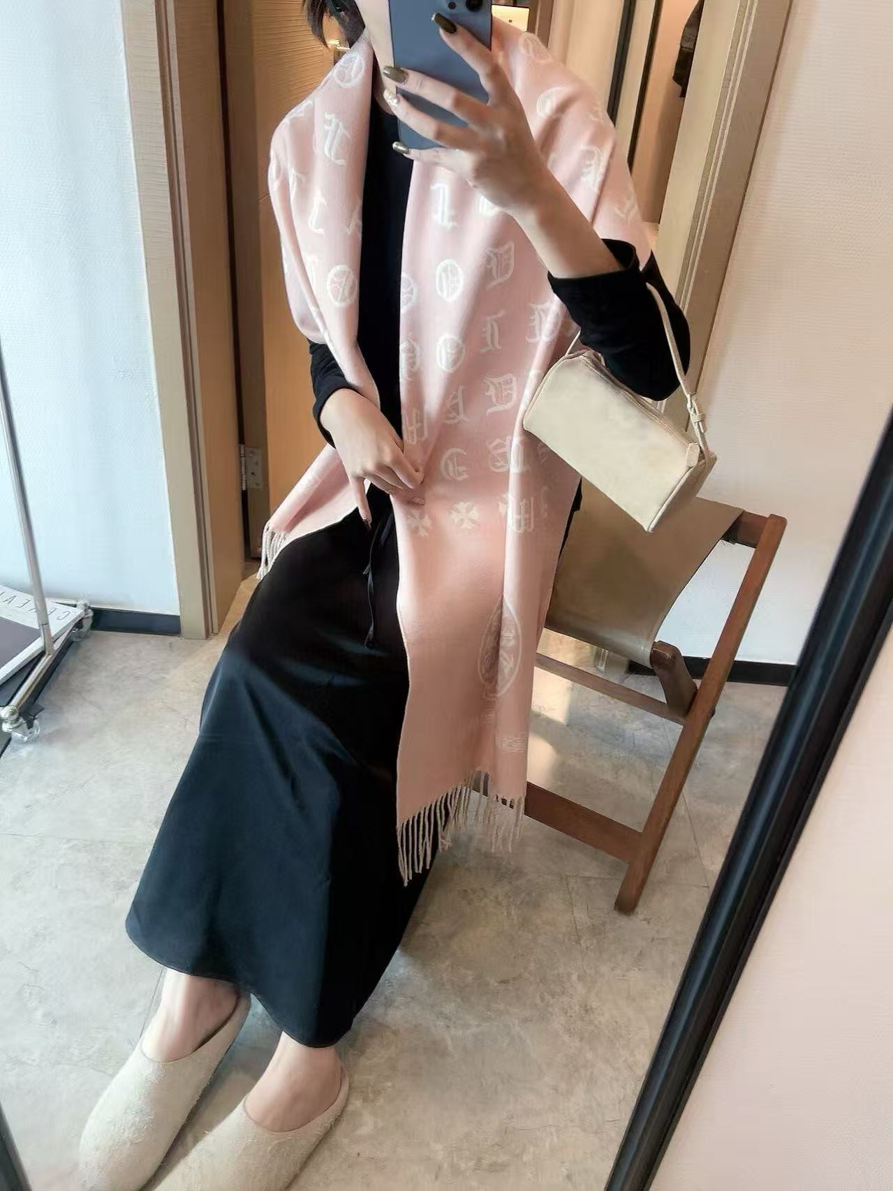 Chr0me Heartsラウンドプリントのカシミアスカーフ【50％割引+送料無料】