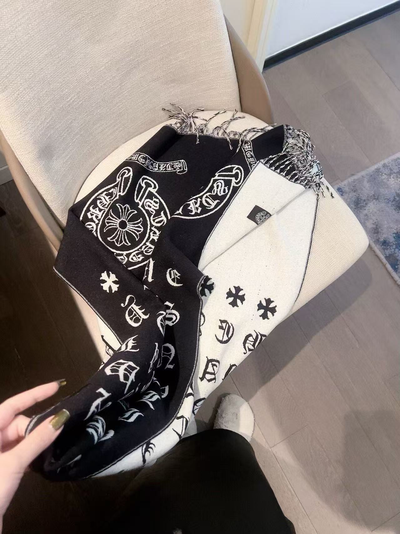 Chr0me Heartsラウンドプリントのカシミアスカーフ【50％割引+送料無料】