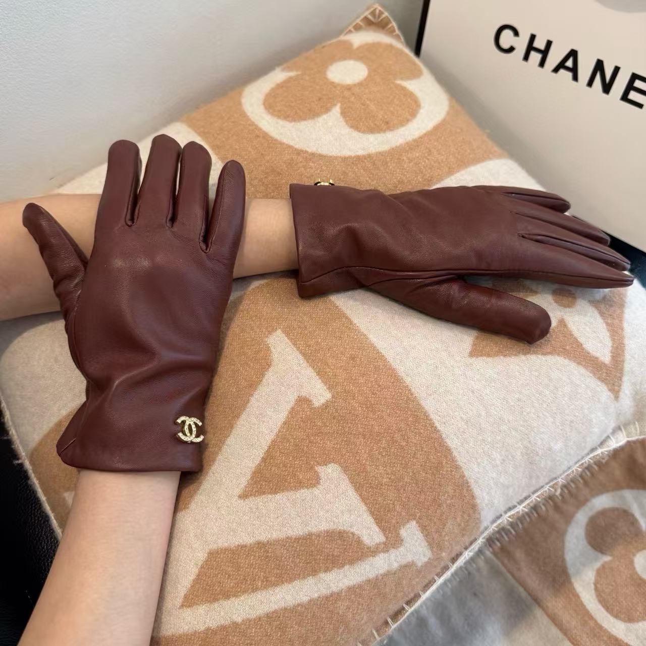CHANE1 ダブルC ウール＆ラムスキン グローブ【50％割引+送料無料】