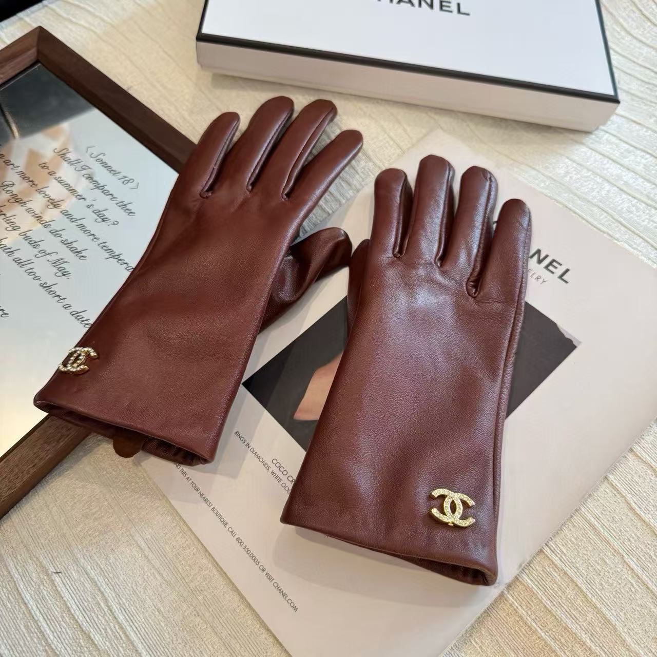 CHANE1 ダブルC ウール＆ラムスキン グローブ【50％割引+送料無料】