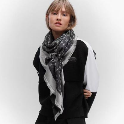 LV四つ葉のクローバープリントカシミアスカーフ【50％割引+送料無料】