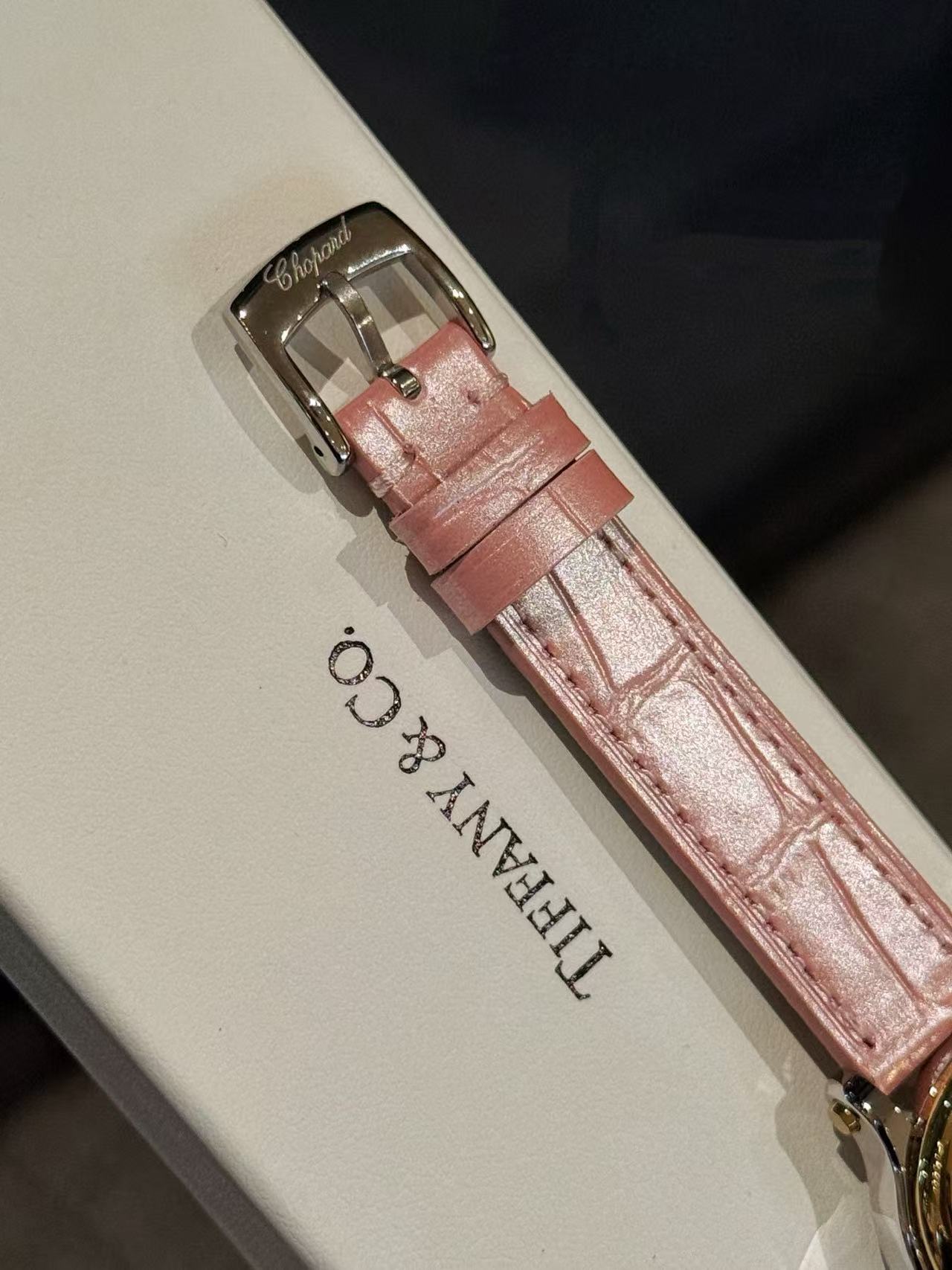 Ch0pard HAPPYダイヤモンドレザーストラップウォッチ【50％割引+送料無料】