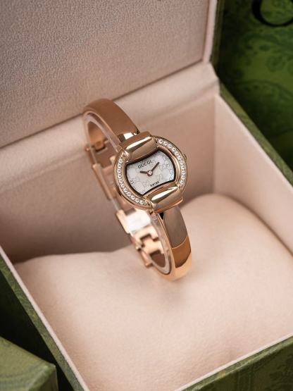 GUCC1 クラシック ダブルG レディースウォッチ【50％割引+送料無料】