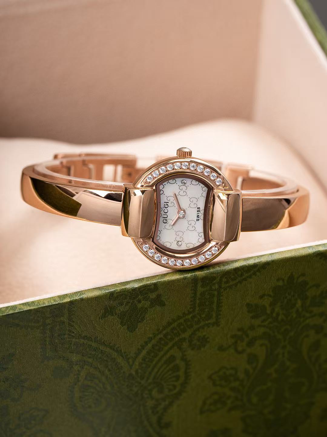 GUCC1 クラシック ダブルG レディースウォッチ【50％割引+送料無料】