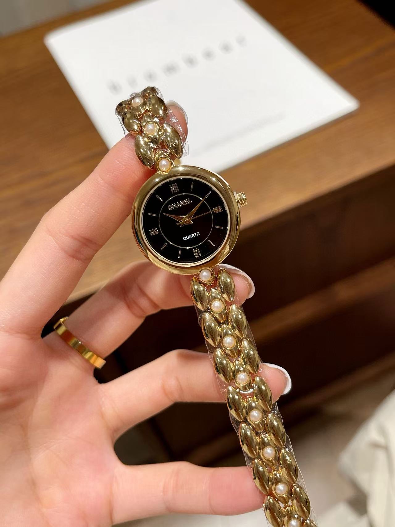 CHANE1 ラウンドパール スチールストラップ レディースウォッチ【50％割引+送料無料】