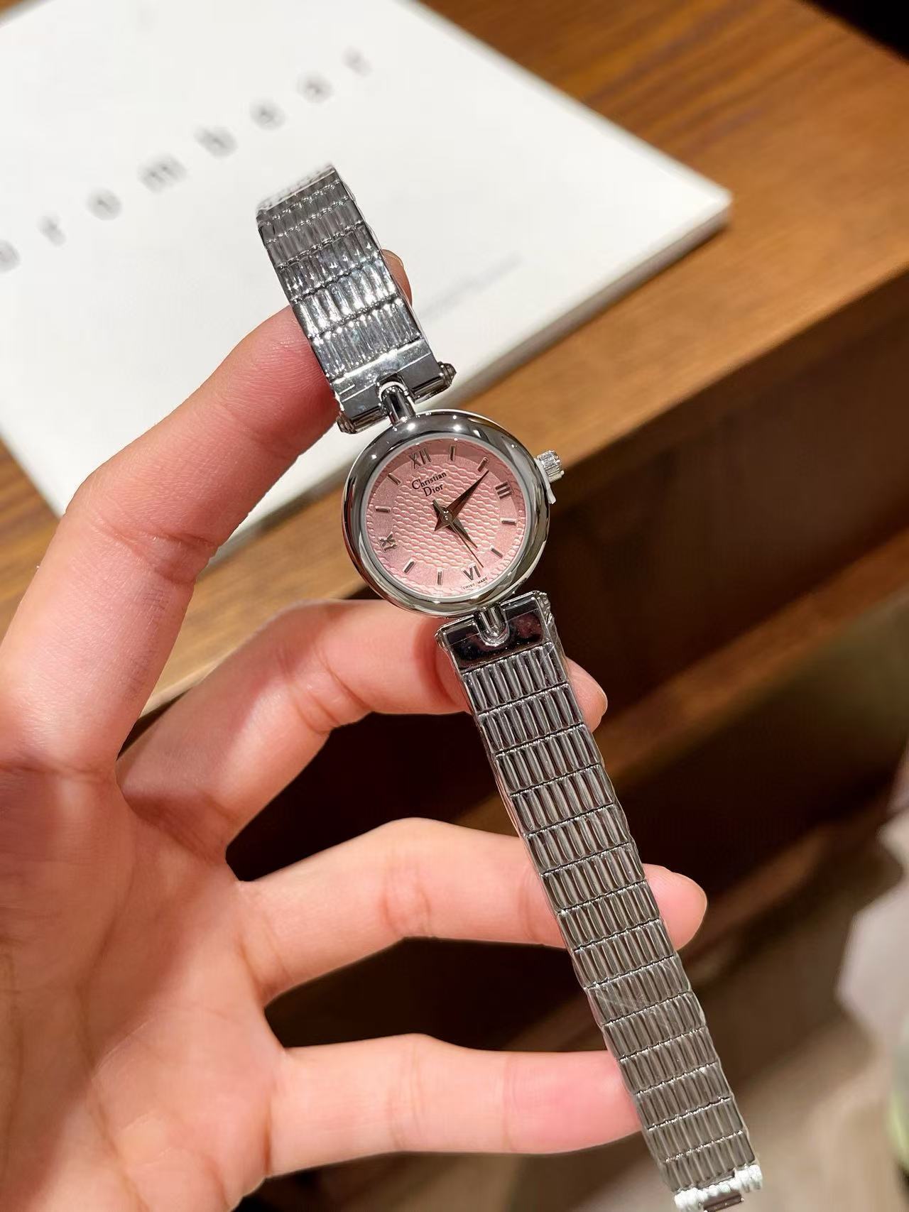 DI0Rラウンド型レディース腕時計【50％割引+送料無料】