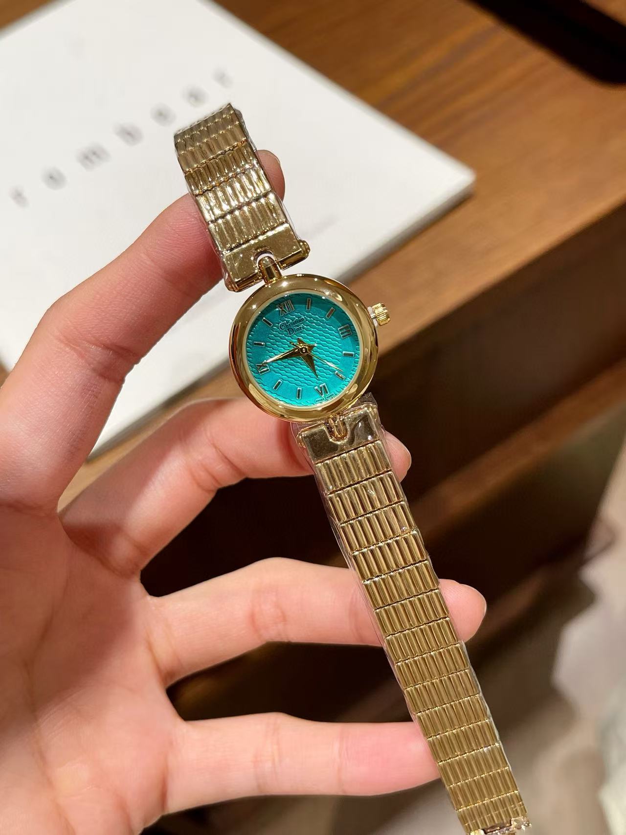 DIOR ラウンドスチールバンド レディース腕時計【50％割引+送料無料】