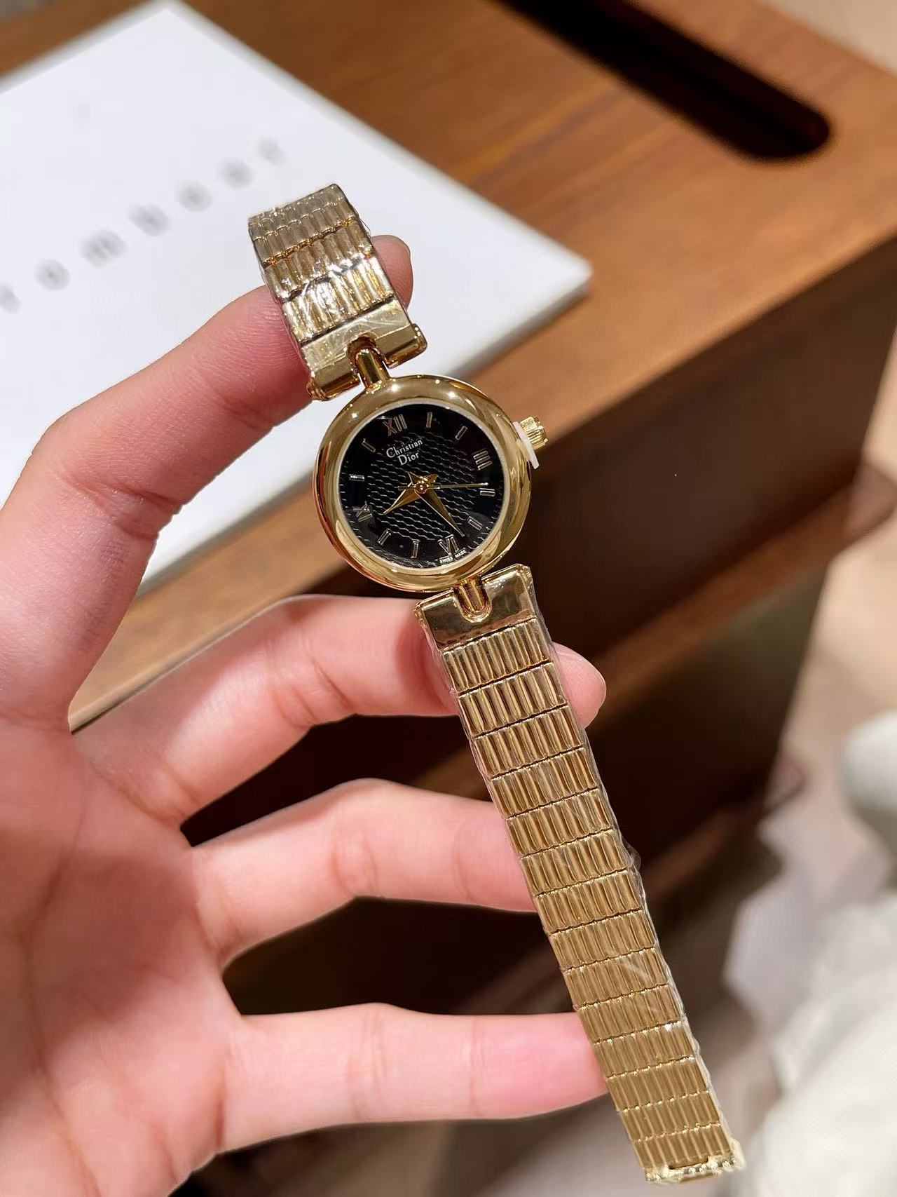 DIOR ラウンドスチールバンド レディース腕時計【50％割引+送料無料】