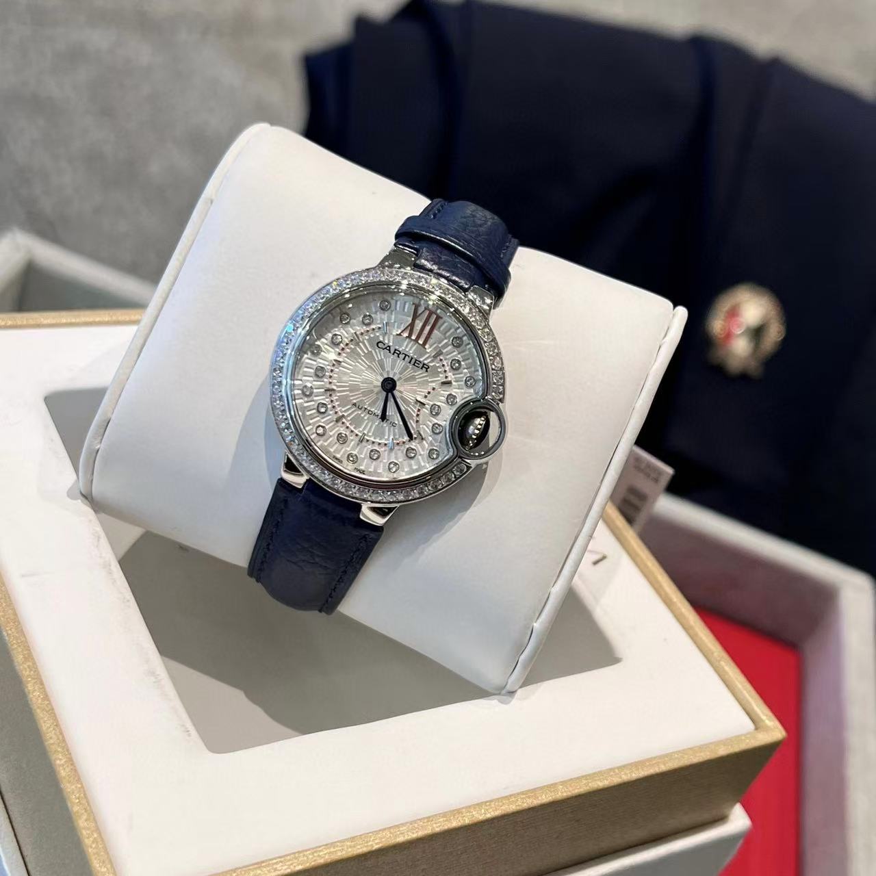 CART1ER バロンブルー レザーストラップ レディースウォッチ【50％割引+送料無料】