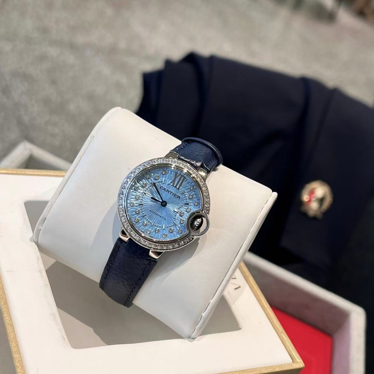 CART1ER バロンブルー レザーストラップ レディースウォッチ【50％割引+送料無料】