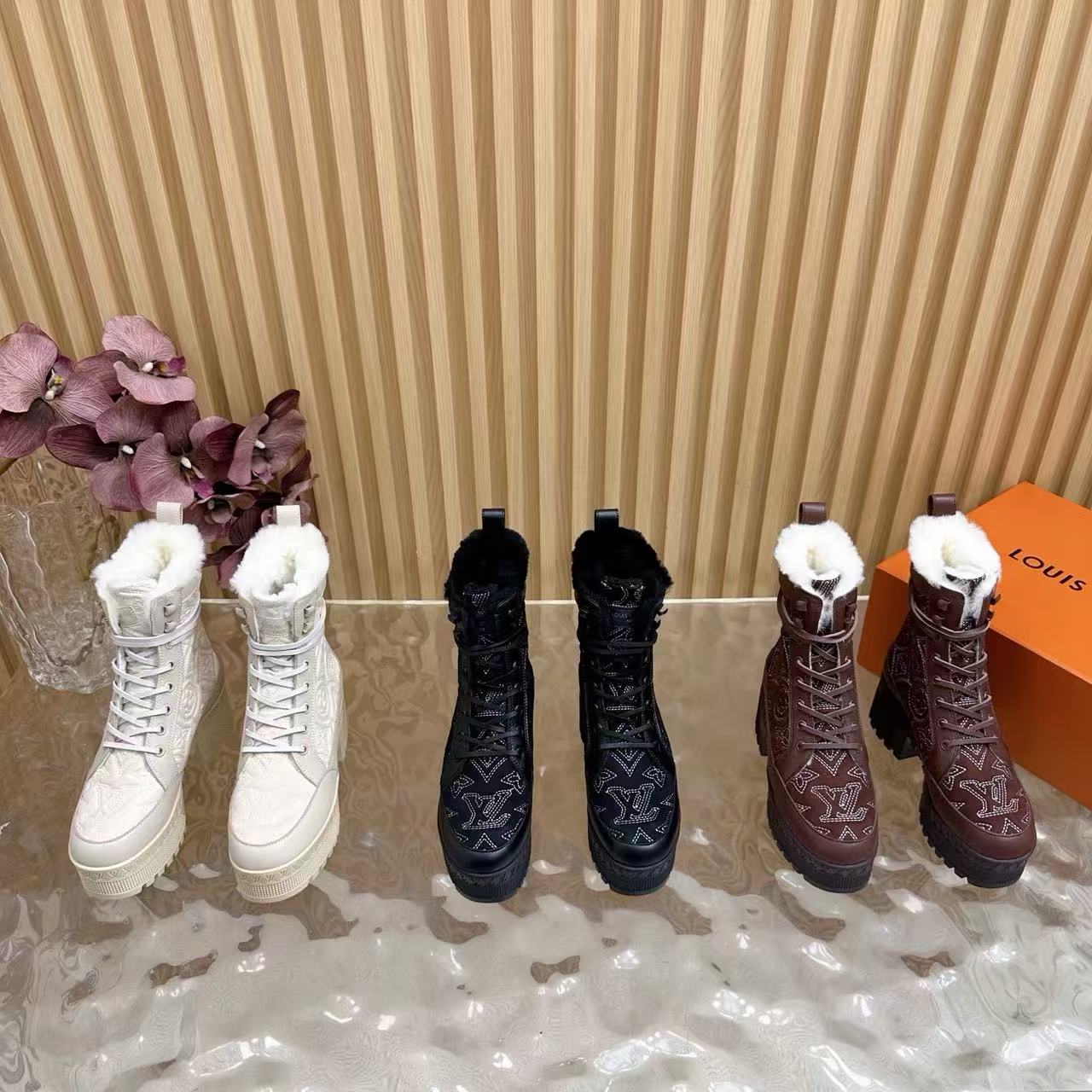 LVの高品質クラシックプリントマーティンブーツ【50％割引+送料無料】