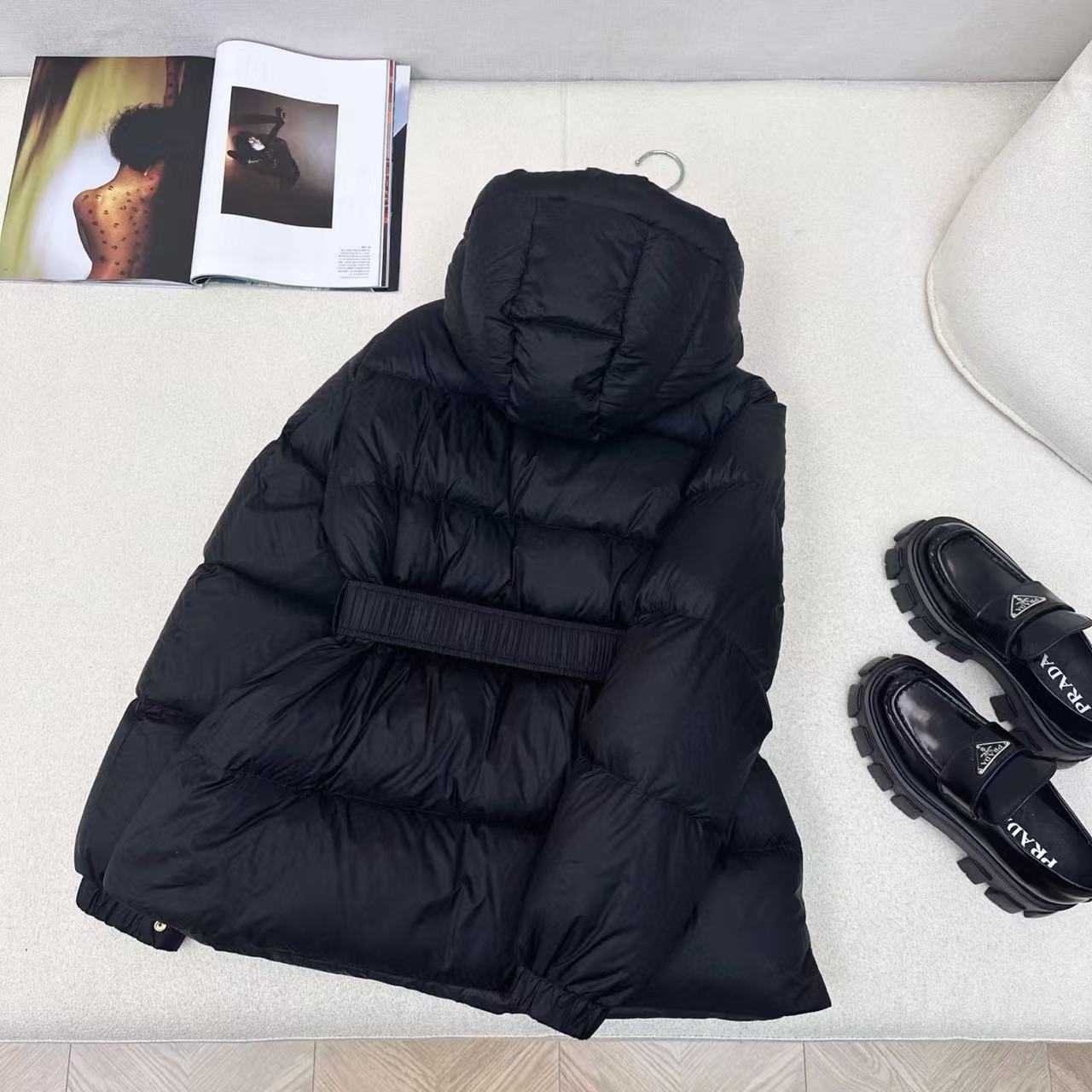 CEL1NE 凱旋門フード付きダウンジャケット【50％割引+送料無料】