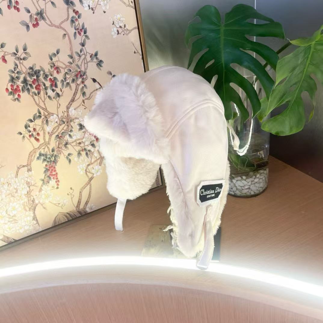 DIOR ディアスキンフリース裏地イヤーマフキャップ【50％割引+送料無料】