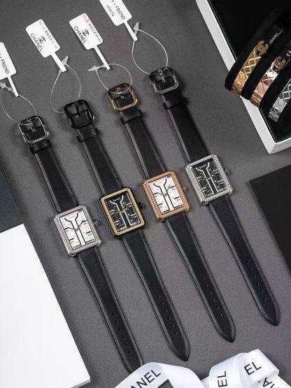 CHANE1 ダイヤモンドセット スクエア レザーウォッチ【50％割引+送料無料】