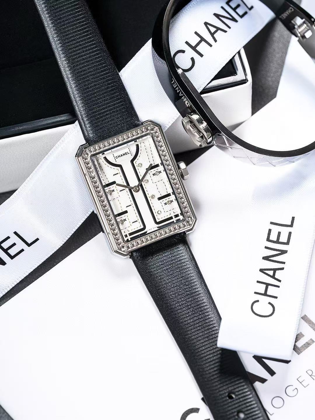 CHANE1 ダイヤモンドセット スクエア レザーウォッチ【50％割引+送料無料】