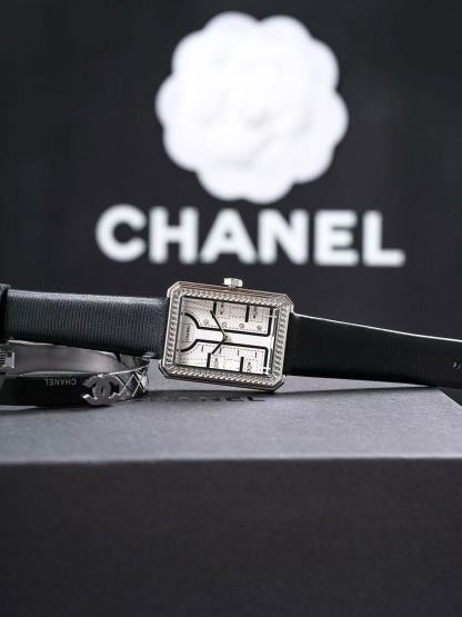 CHANE1 ダイヤモンドセット スクエア レザーウォッチ【50％割引+送料無料】