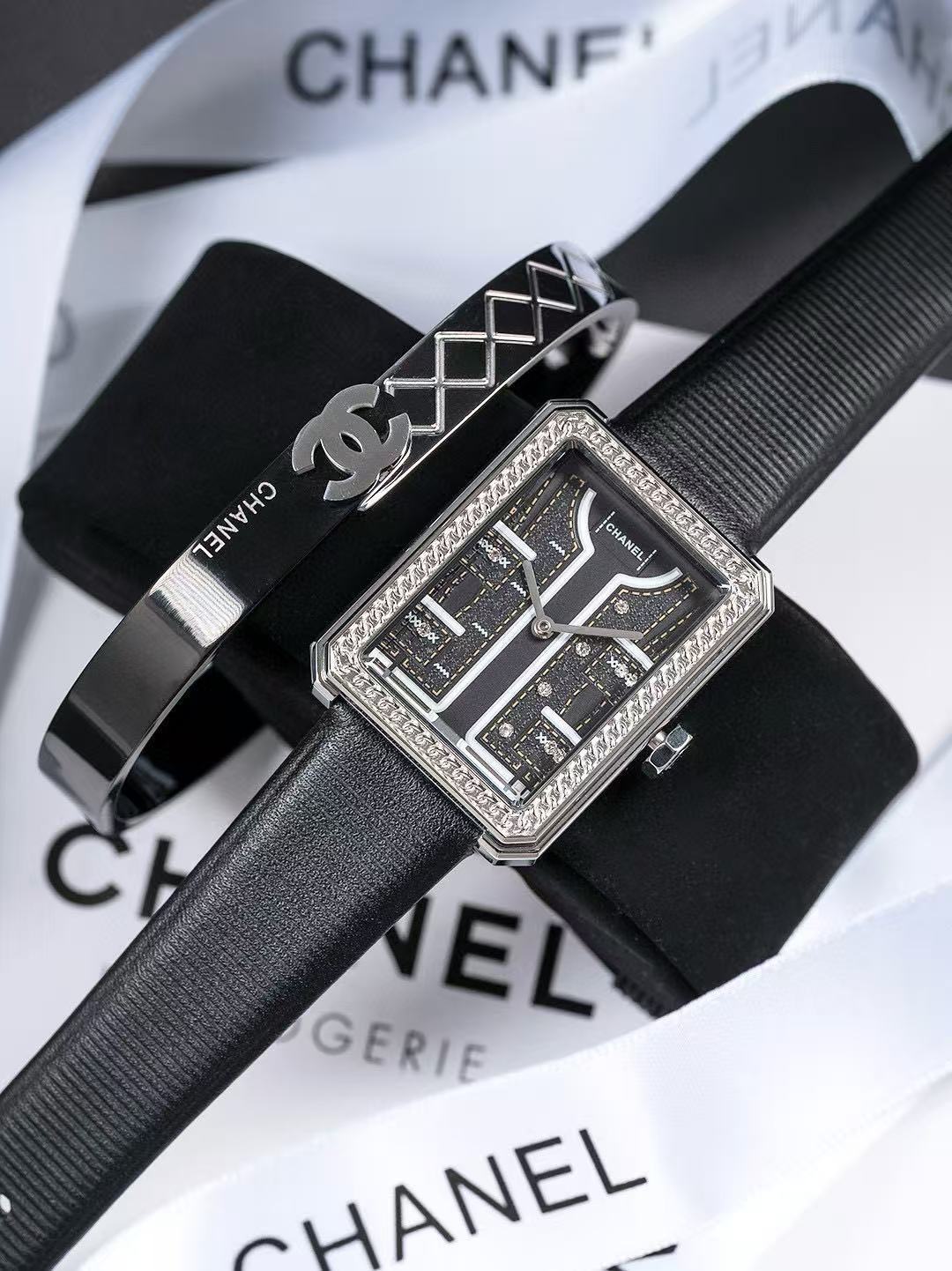 CHANE1 ダイヤモンドセット スクエア レザーウォッチ【50％割引+送料無料】
