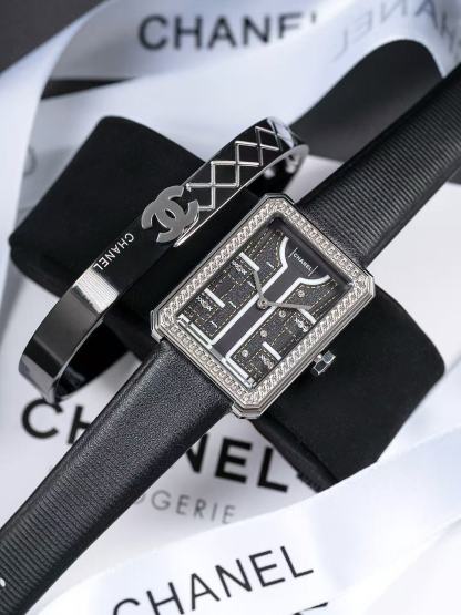 CHANE1 ダイヤモンドセット スクエア レザーウォッチ【50％割引+送料無料】