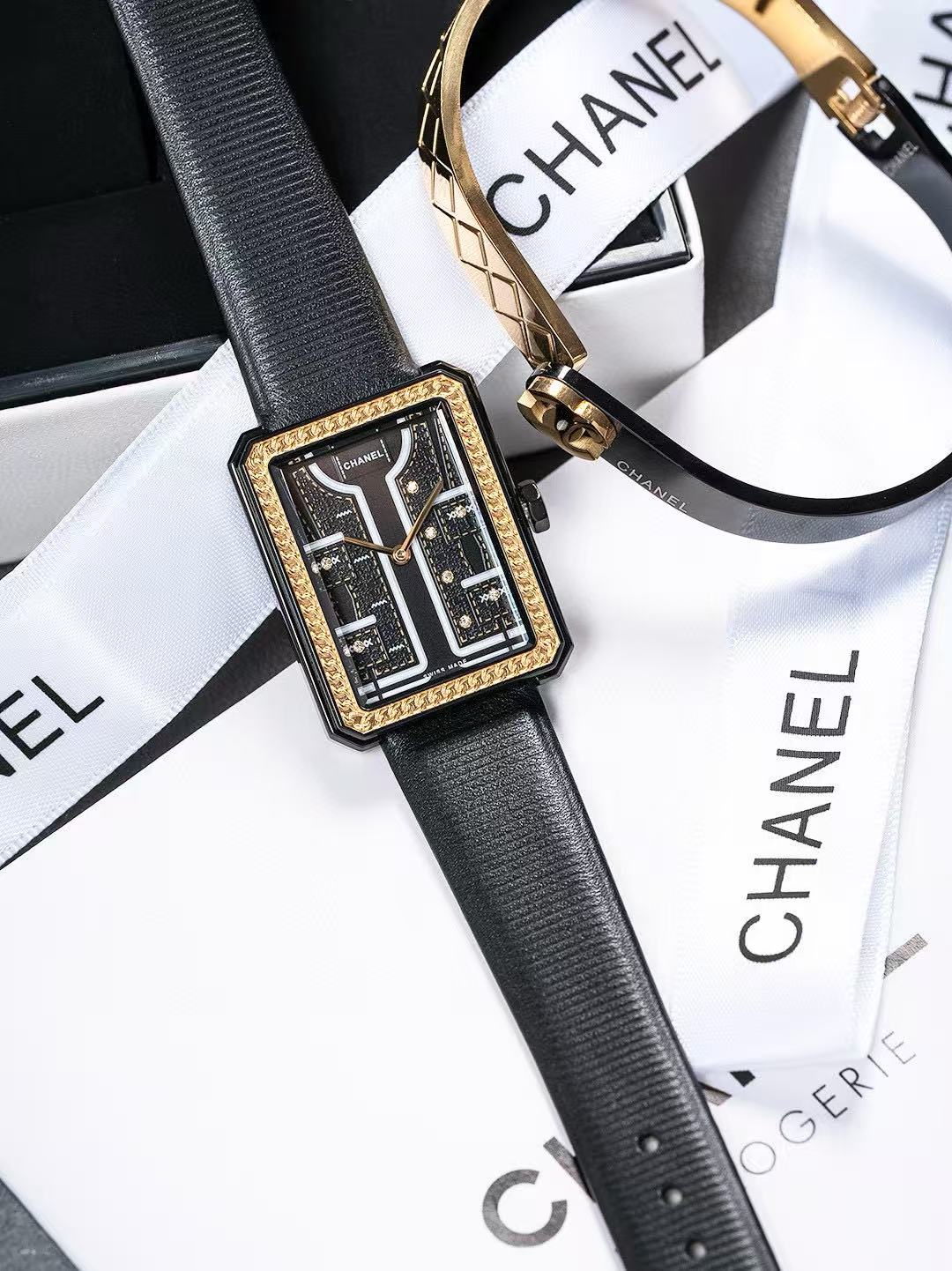 CHANE1 ダイヤモンドセット スクエア レザーウォッチ【50％割引+送料無料】