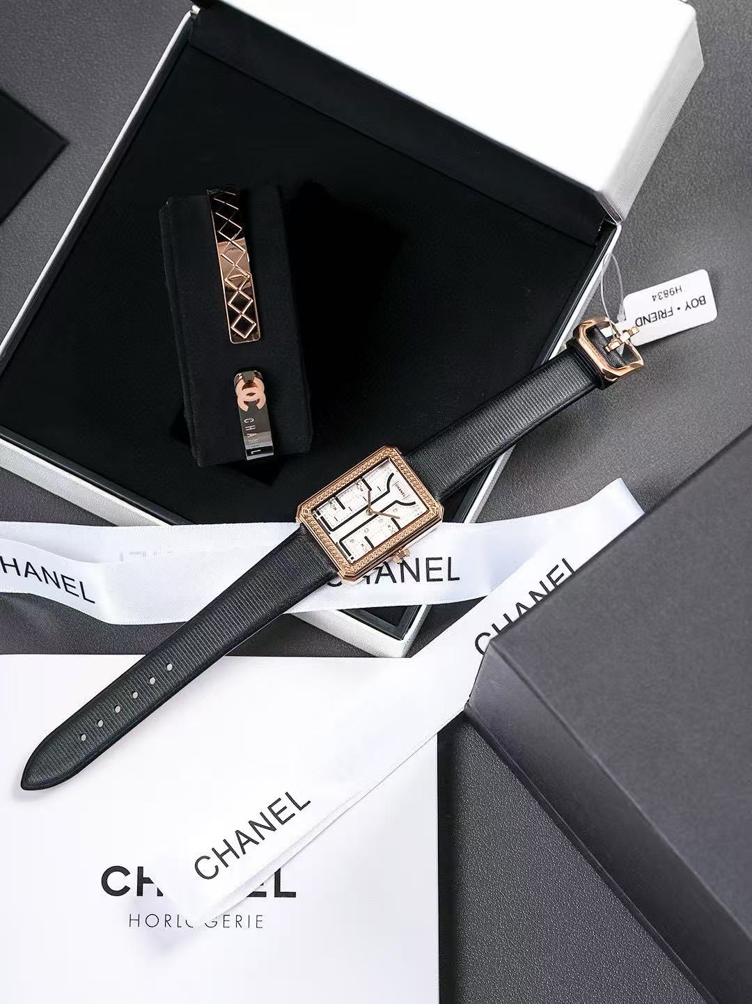 CHANE1 ダイヤモンドセット スクエア レザーウォッチ【50％割引+送料無料】