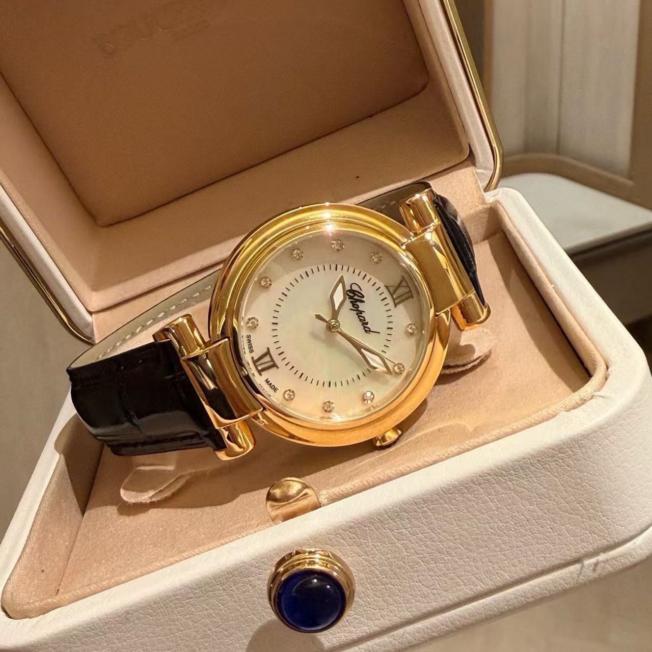 Ch0pard IMPER1ALE レザーストラップ レディースウォッチ【50％割引+送料無料】