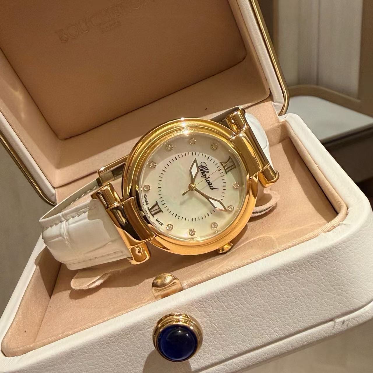 Ch0pard IMPER1ALE レザーストラップ レディースウォッチ【50％割引+送料無料】