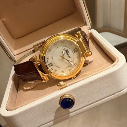 Ch0pard IMPER1ALE レザーストラップ レディースウォッチ【50％割引+送料無料】