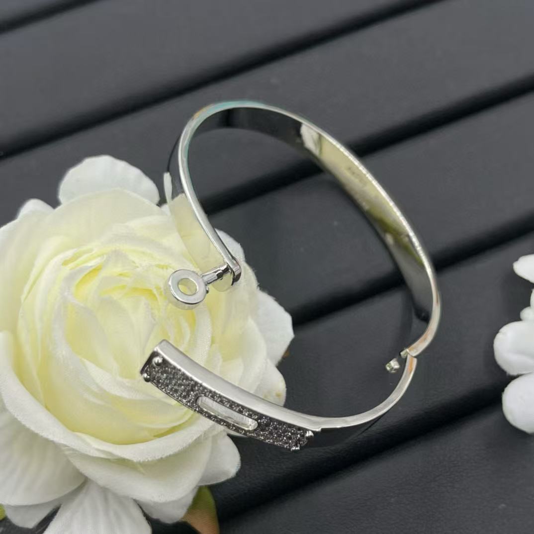 HERME5 ハーフダイヤモンド Hブレスレット【50％割引+送料無料】