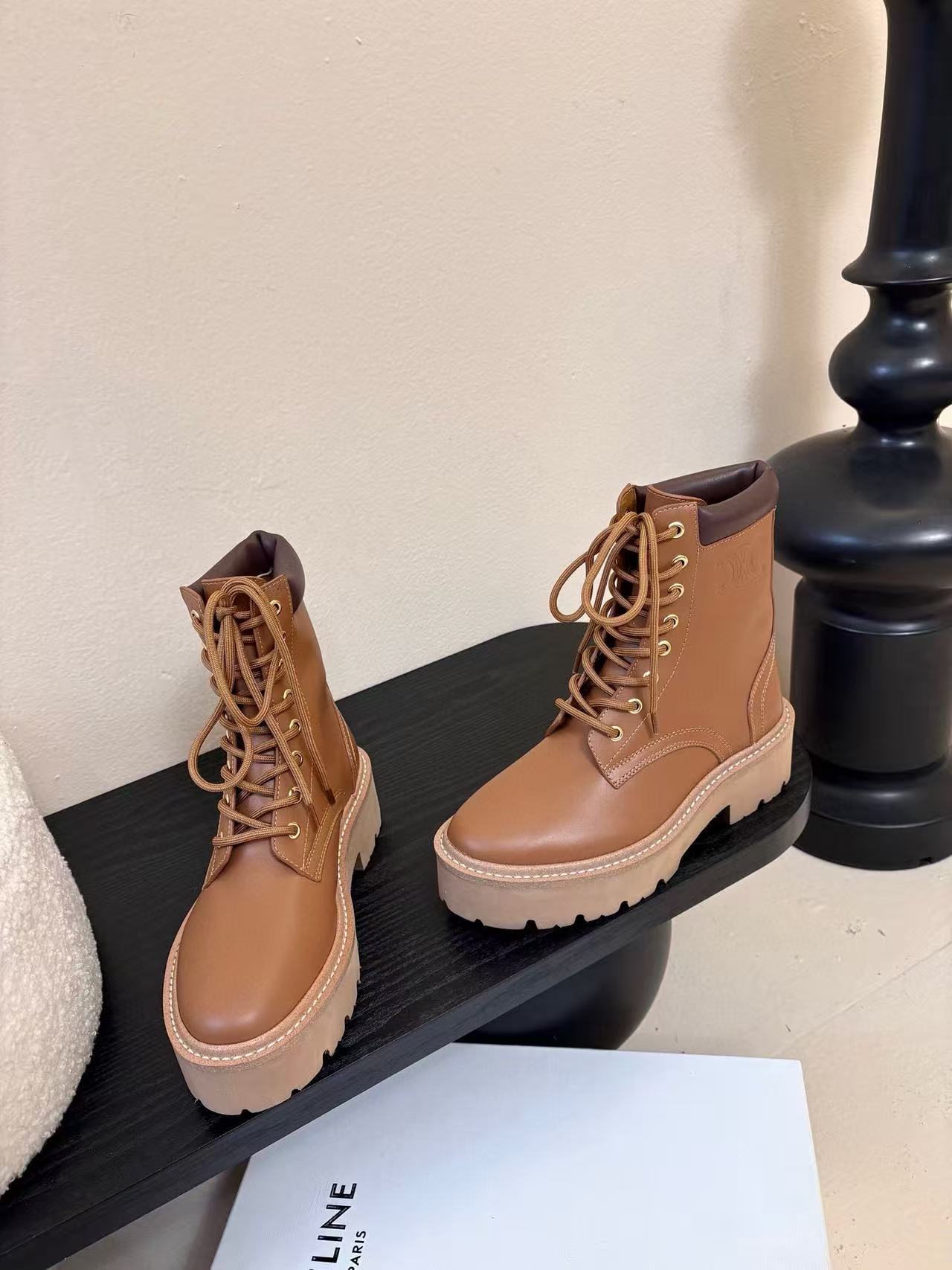 CEL1NE高品質 凱旋門 本革 アンクルブーツ【50％割引+送料無料】